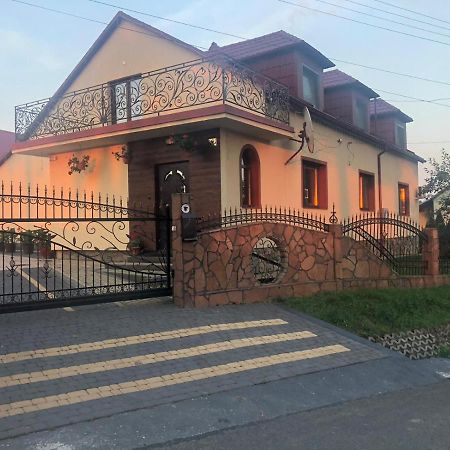 Apartamenty U Maksa Krzywcza Exterior foto